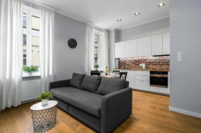 Old Town Apartment Garbary by Noclegi Renters